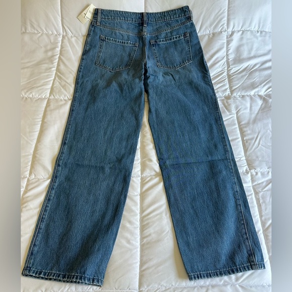 NWTs Hollister Sz 8 LowRise Loose Through Hip and Thigh Straight Leg Jeans - Picture 5 of 6